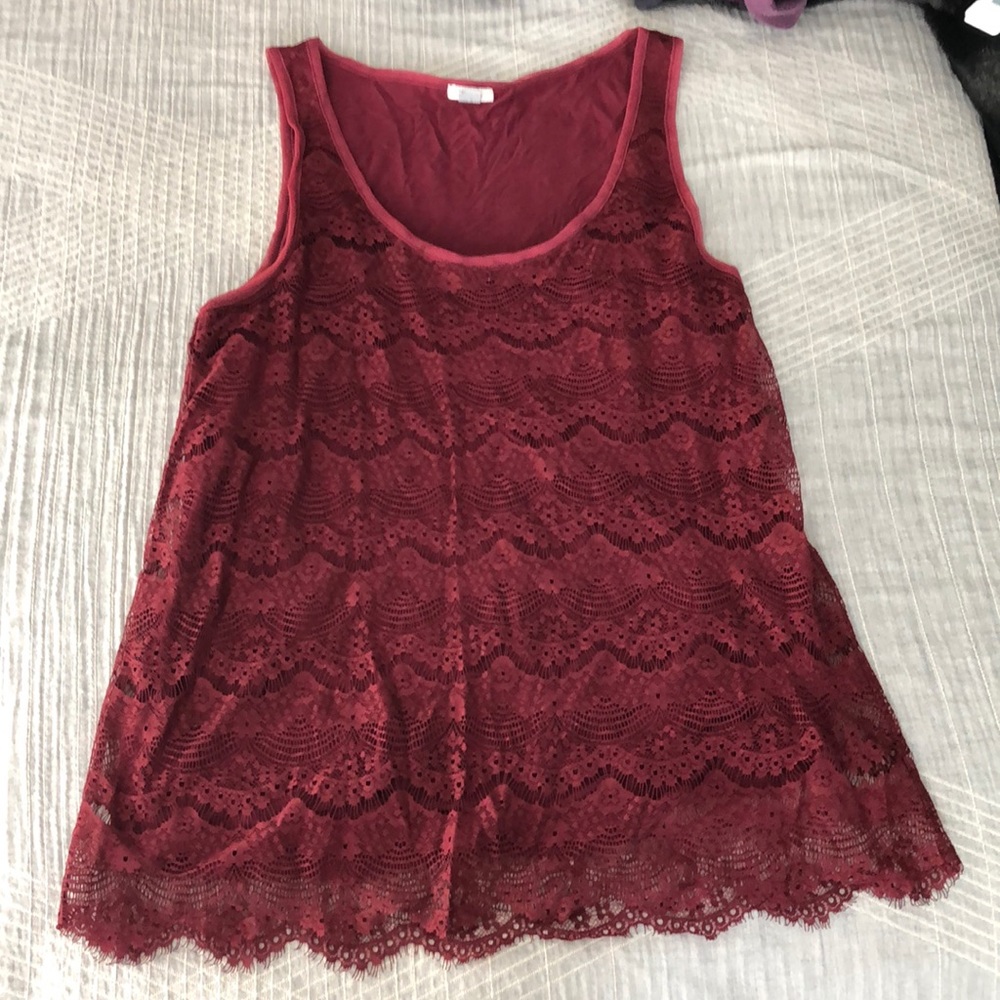 Lace chandelier tank top with built-in lining